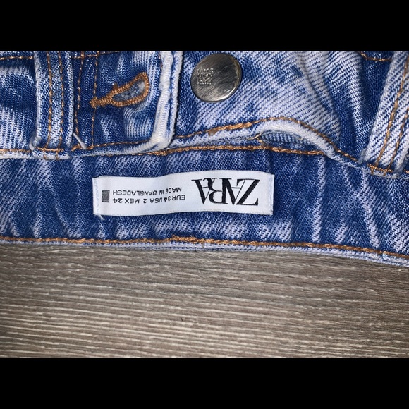 Zara Light Wash High Rise Denim Short - Picture 4 of 4